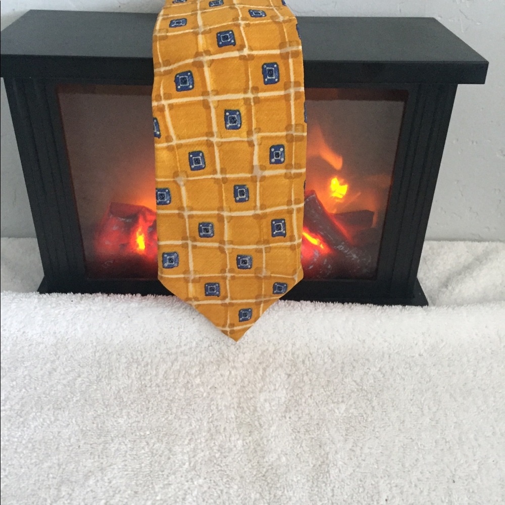A orange and blue tie by perry Ellis